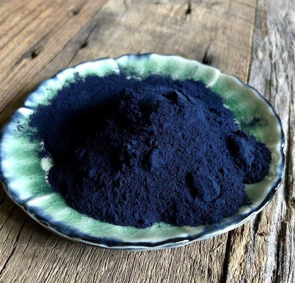 How To Make Dye Out Of Woad: Extracting Dye From Woad Plants
